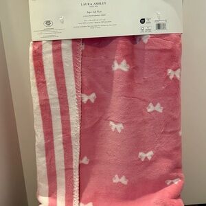 Pretty in Pink Laura Ashley Pink and White Reversible Plush Throw- NWT